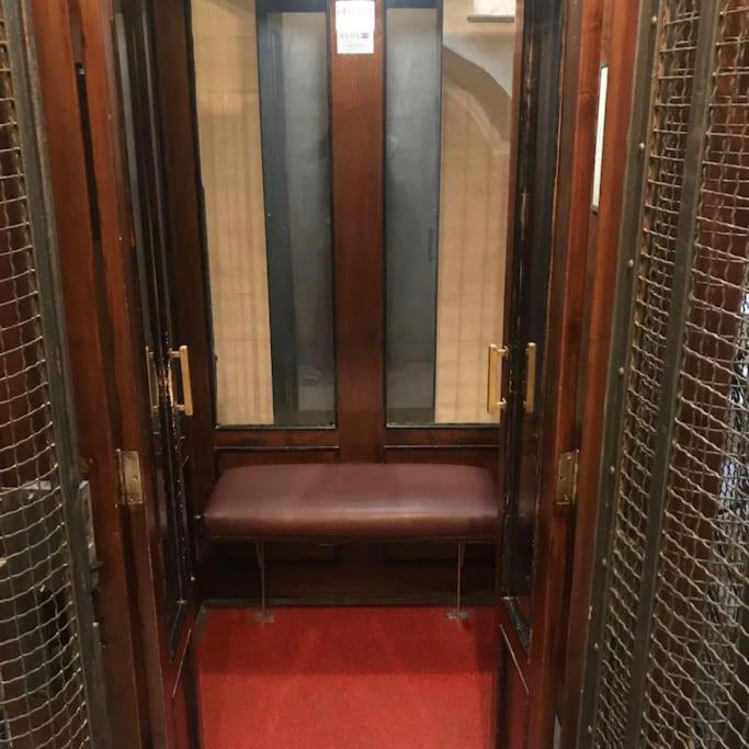 Bibi Appartamento A Due Passi Dal Tribunale Centro Palermo Exterior foto